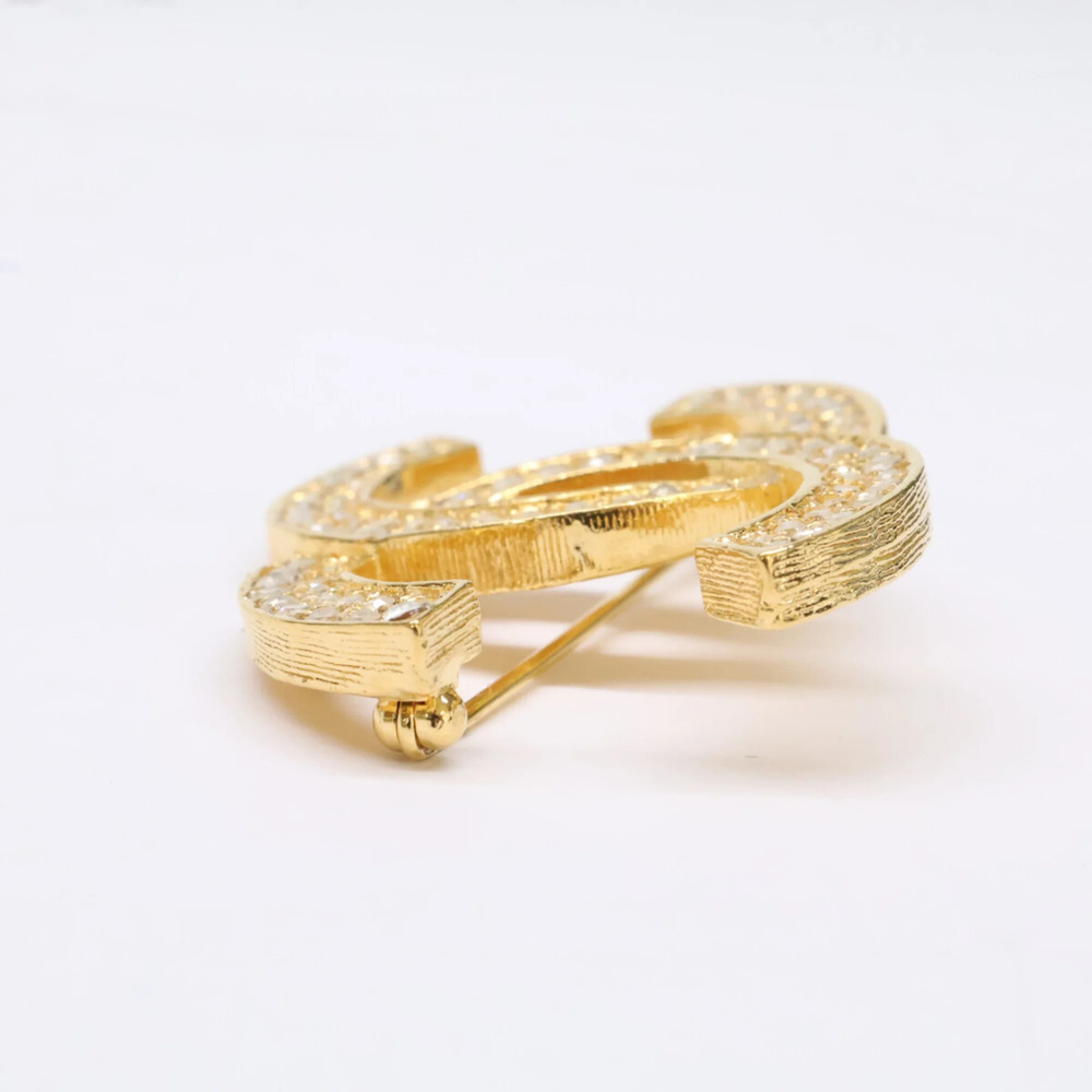 CHANEL Vintage Gold Logo Brooch - Picture 2 of 9
